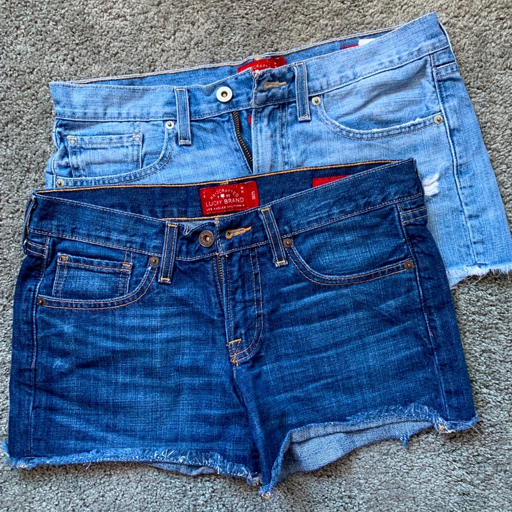 SOLD | Glitch on Poshmark’s end and won’t let me delete!